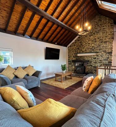 Pentrefelin House | Plasbach Cottage