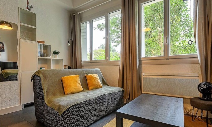 Saint - Michel Apartment | Platanes - St-Michel - Proche Stadium Tfc - Métro