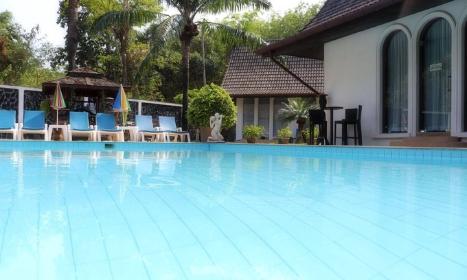 Chalong House | Pleasant Holiday House in Chalong with Private Pool