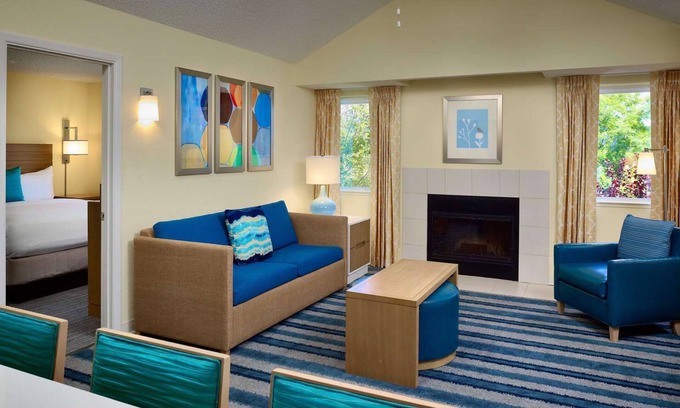 Flagstaff Resort | Pleasant Stay, Convenient Location! Near Bushmaster Park, Pets are Allowed