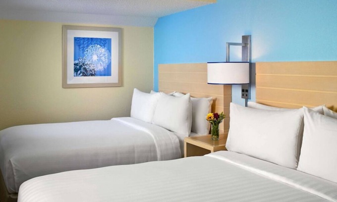 Eagan House | Pleasant Stay, Convenient Location, 4 Pet-Friendly Units, Pool, Free Breakfast
