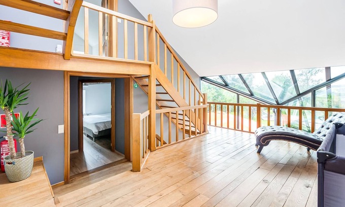 La Roche-en-Ardenne Villa | Plush Villa in La Roche-en-Ardenne with Swimming Pool