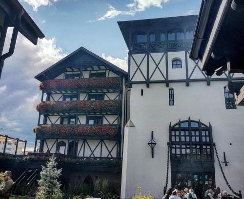 Bacau Hotel | Podu' cu Lanturi