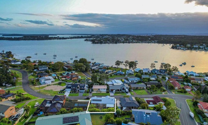 Fishing Point House | Point Panorama