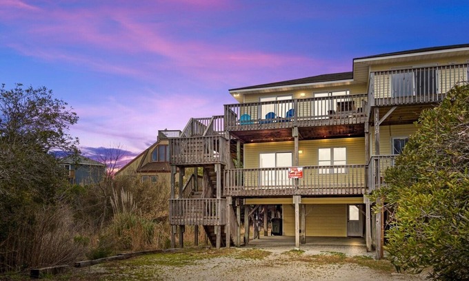 The Point House | Points of View West, 3BR, 2BA Ocean & Sound Views Dog-Friendly