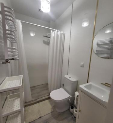 Zyrardow Apartment | Pokój z aneksem kuchennym
