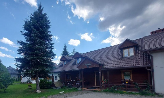 Ujsoy House | Pokoje Gościnne u Huberta