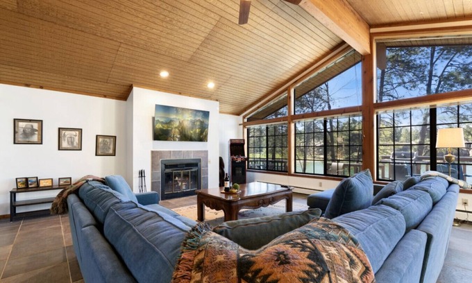 Flagstaff Cabin | *Pond View*Fenced yard*Video Games*Ping Pong*Arcade Game*