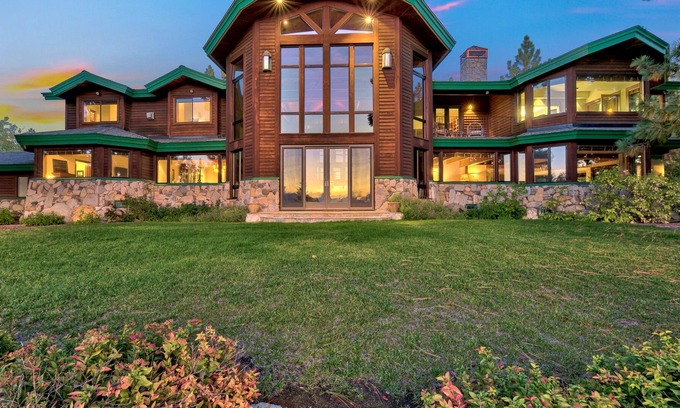 Tahoe Village House | Ponderosa Lake View Estate