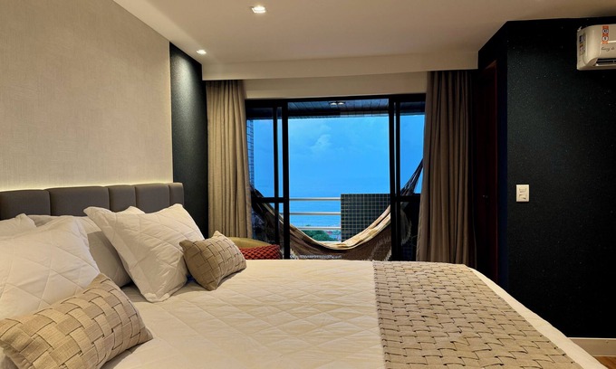 Ponta Negra Apartment | Ponta Negra: Cinema Apartment with Impeccable Decor and Stunning View!
