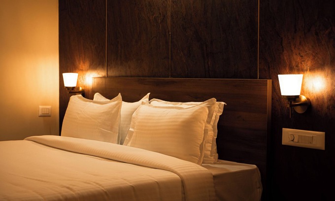 Mysore Hotel | Poojaris Niranthara Kabini