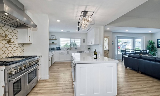 Olde Carlsbad House | Pool | Hot Tub | BBQ | Games | Arcade | Ping Pong
