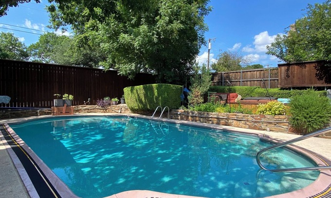 Duncanville House | Pool 🏊🏼♂️ Oasis 🏝 Amazing Home, Pool, Grills, Fire Pit 🔷 Central Location