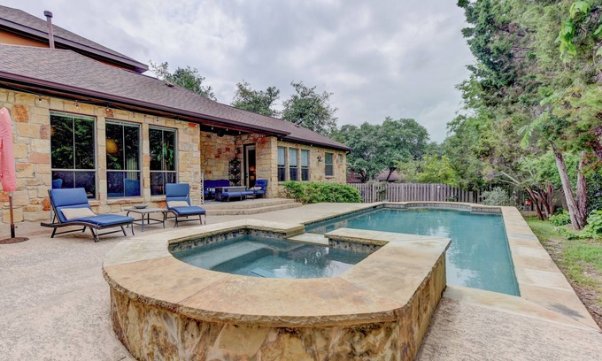 Lakeway House | Pool/Spa, downstairs Master, Game Room, Pet Friendly
