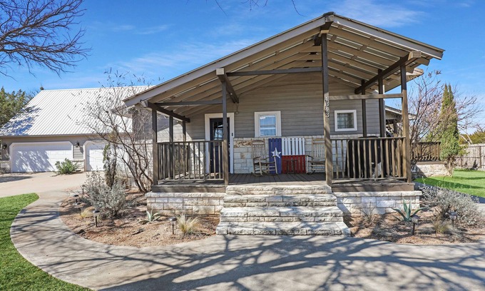 Graham House | Poolside at Possum Kingdom sleeps 12