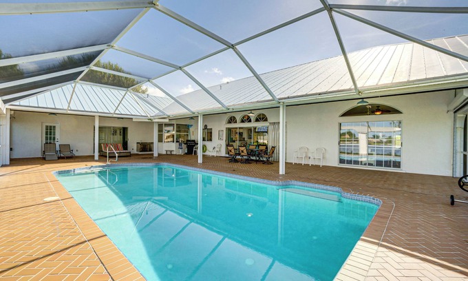 Lake Suzy House | Poolside Bliss & Lake Fun: Florida Getaway!