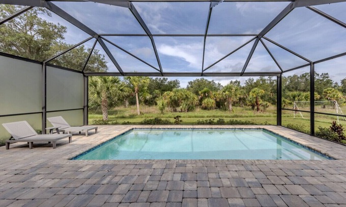Port Charlotte House | Poolside Palms Getaway