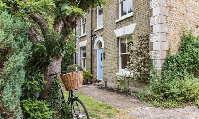 Sandwich House | Poplar Farm House