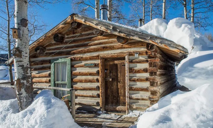 Clark Cabin | Porcupine Cabin - A Classy-Rustic Gem