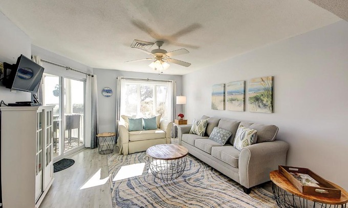 Isle of Palms Apartment | Port O' Call D-103