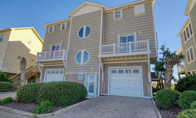 Ocean City Beach House | Portals - A beautiful oceanfront, 5 bedroom, 3 1/2 bath private cottage!