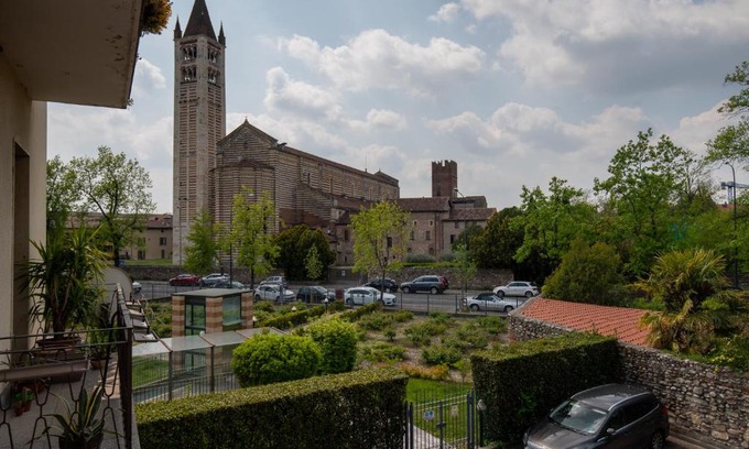 San Zeno House | Posto Unico