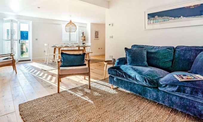 Rottingdean House | Posy Cottage - Three Bedroom House, Sleeps 4