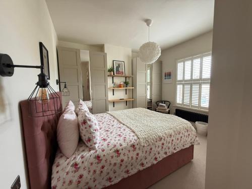 Malvern House | Pound Bank