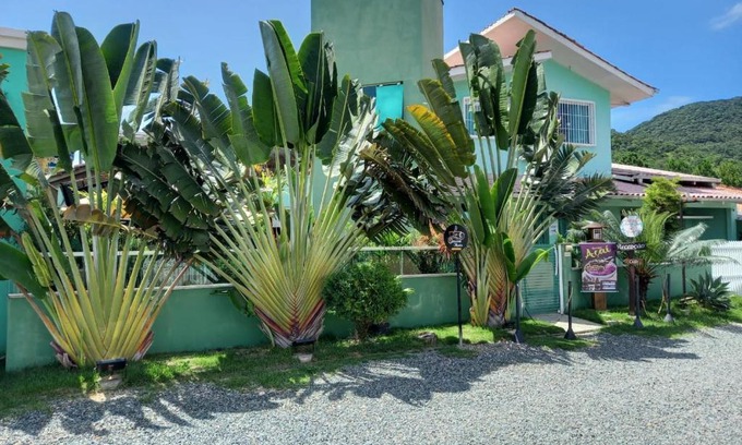 Praia da Armacao do Itapocoroi Hotel | Pousada Ares do Sul