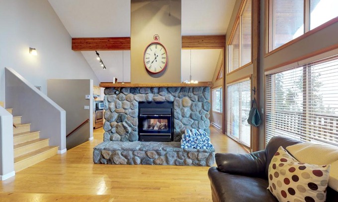 Snow Pine Estates Ski Chalet | Powder Paradise