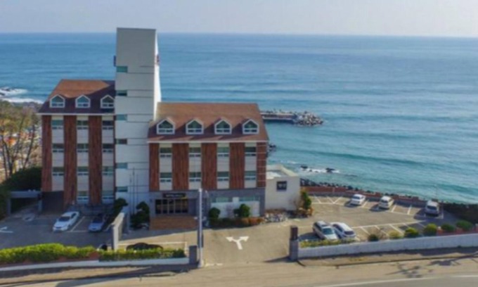 Yeongdeok Hotel | Prada Hotel & Pension