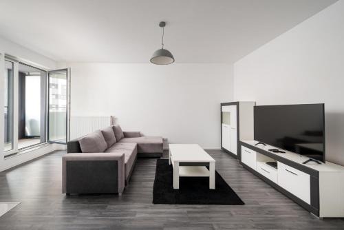 Praga Poludnie Apartment | Praga Ostrobramska Modern Apartament by BookingHost