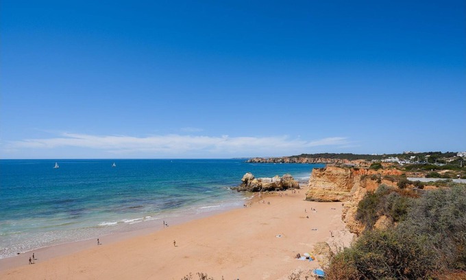 Portimao Apartment | Praia do Amado Flat by LovelyStay