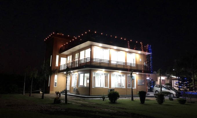 Gurugram Other | Prakash Farm is an 11 acres peaceful paradise located in the Aravalli foothills.