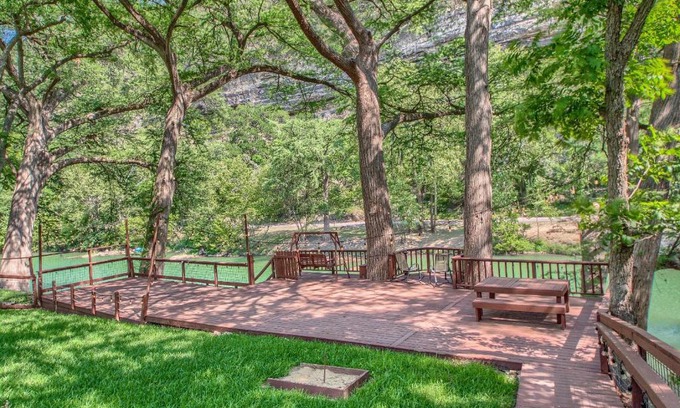 New Braunfels House | PRD 1572 Little Ponderosa Paradise