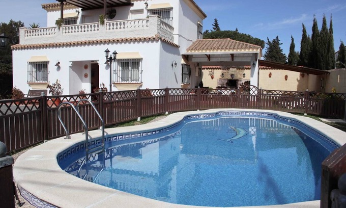 Hozanejos Ski Chalet | Precioso Chalet con Maximas Comodidades Cerca de la Ciudad y Playas de la Zona