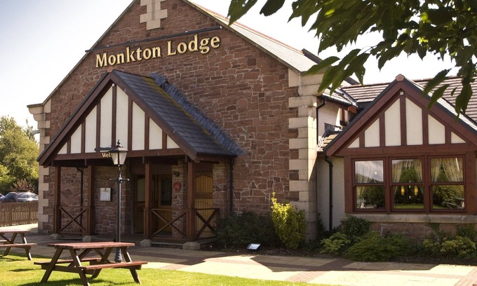 Monkton Hotel | Premier Inn Ayr/Prestwick Airport