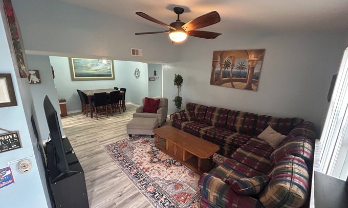 Gainesville Condo | PREMIER LOCATION - UF/Shands/Gainesville. Closest Condo to Campus!
