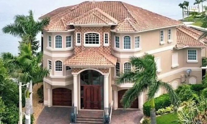 Marco Island House | Premier Waterfront Home, Pool and Views on the Bay
