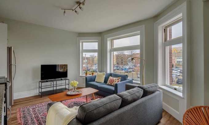 Midtown Apartment | Premium Bi-level Apartment in Heart of Midtown!