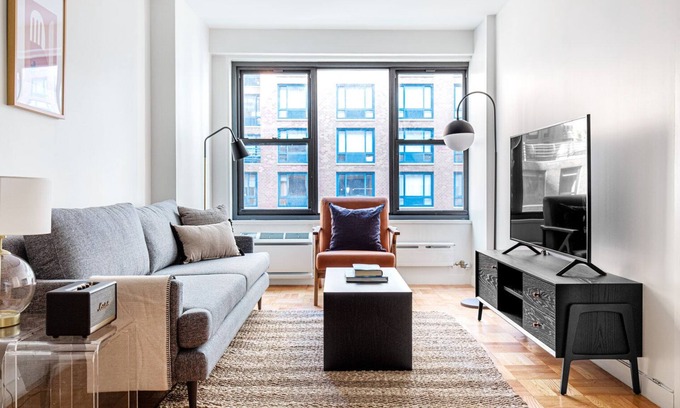 Union Square Apartment | Premium Flatiron 1BR w/Gym, Doorman, near USQ, train, by Blueground