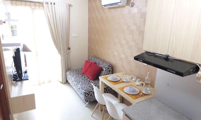 East Jakarta Apartment | Premium One Bedroom at Woodland Park Residence