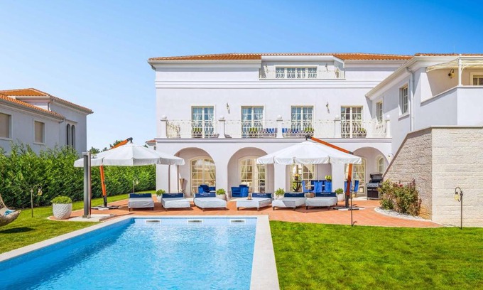 Vabriga Villa | Prestige