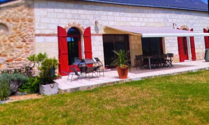 Longue-Jumelles House | Pretty country house in tuffeau stone, 110m² on the ground floor