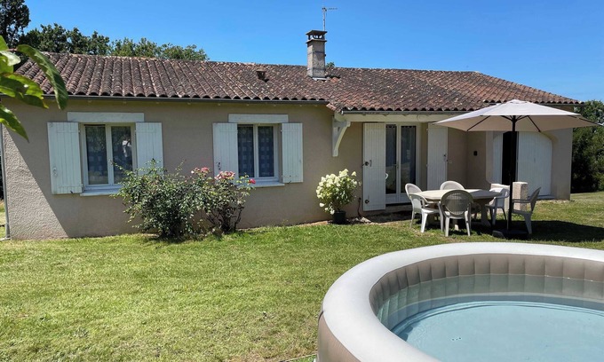 Bussac House | Pretty house in the countryside with Jacuzzi and swimming pool