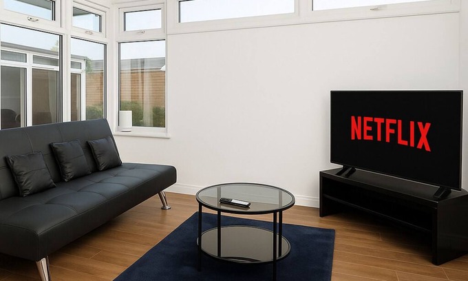 Reading House | Prime 4BR Reading House & Free Parking