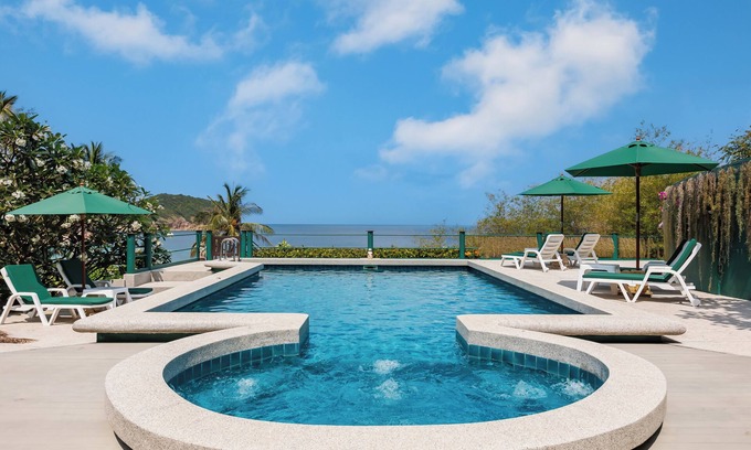 Ko Pha-ngan Villa | Prime beachfront. Direct access to secluded beach. Swimming Pool with ocean view