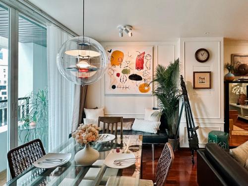 Nong Chaeng Apartment | Prime Classic 1 BR BTS Chidlom 72SQM Langsuan