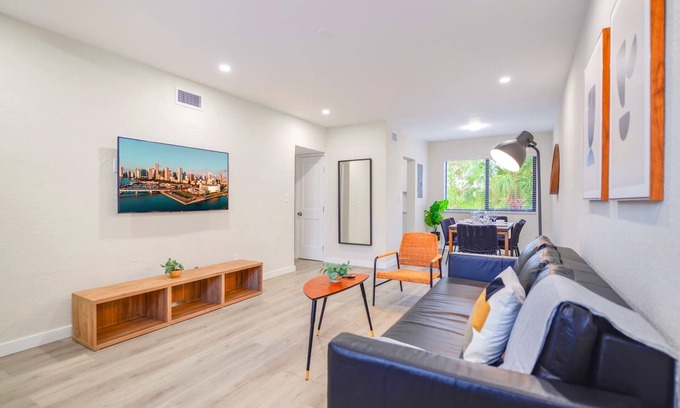 East Little Havana Apartment | Prime Location Apartment at Calle Ocho