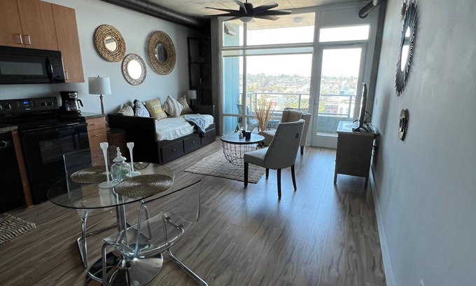 East Village House | Prime location! In the heart of Downtown